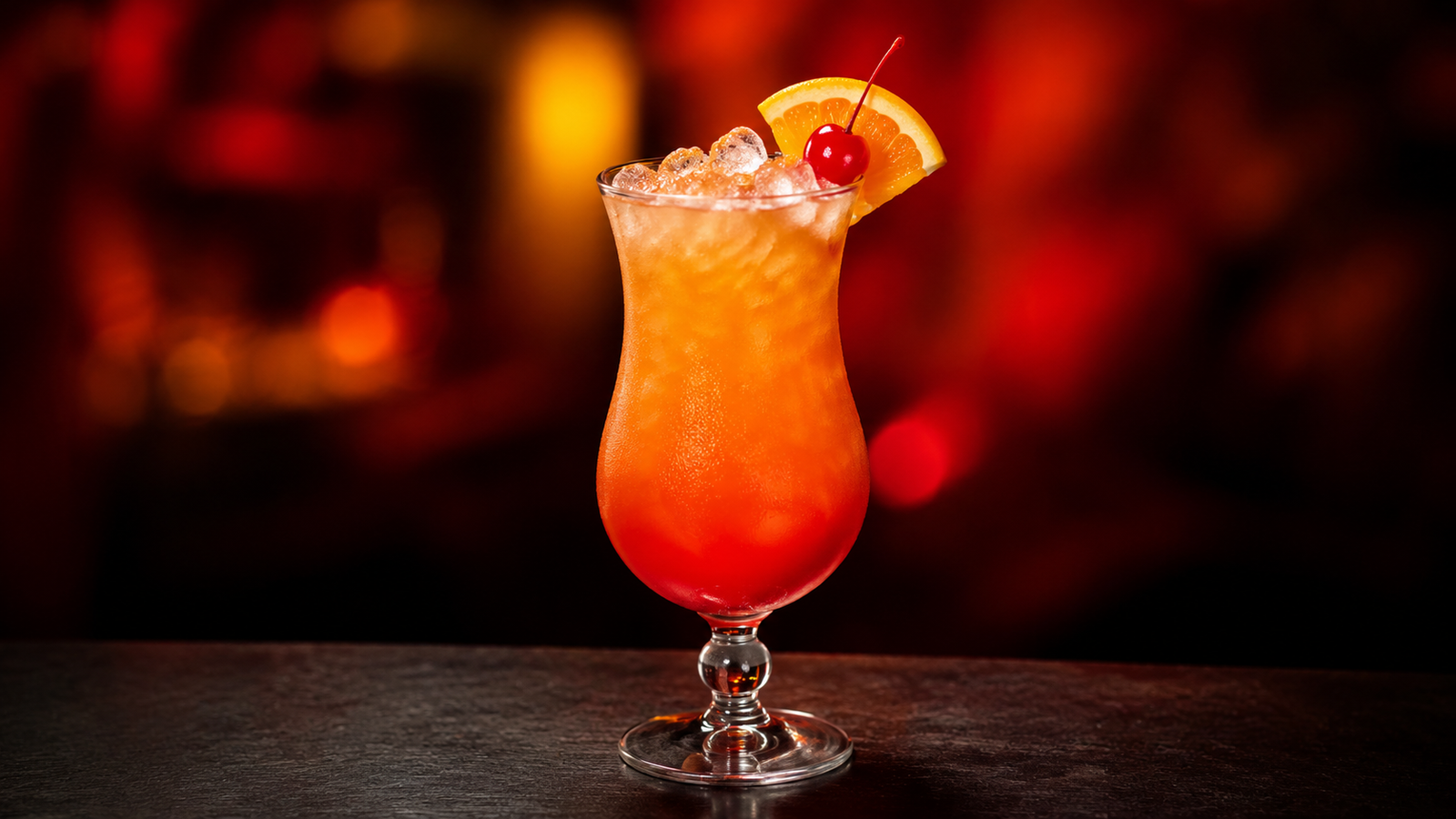 Neon Rezeptbild 232484 Hurricane Korrektur Hurricane vor extrem unscharfem Neonhintergrund in der Farbe des Drinks